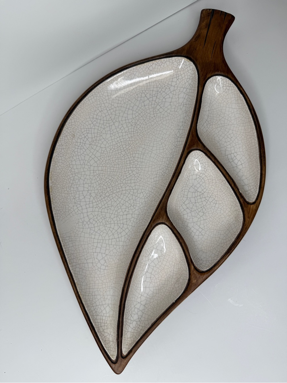 Vintage MCM 1963 Treasure Craft White Crackle Glaze Ceramic Leaf Snack Dish